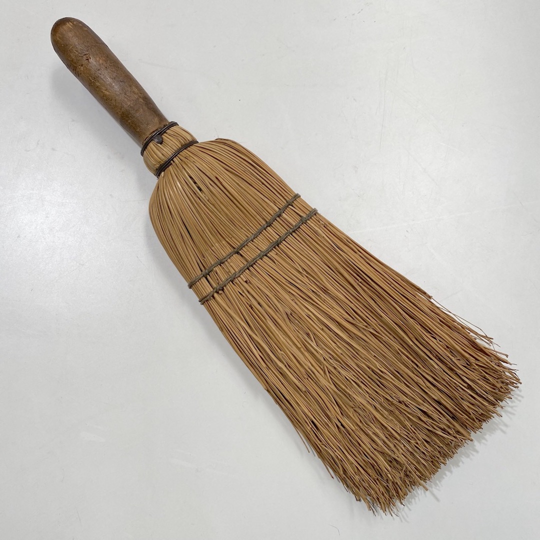 BRUSH, Vintage Short Handle Broom